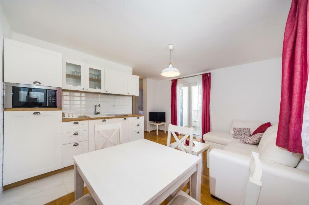 Apartmani Paradise Petrcane Ngoại thất bức ảnh