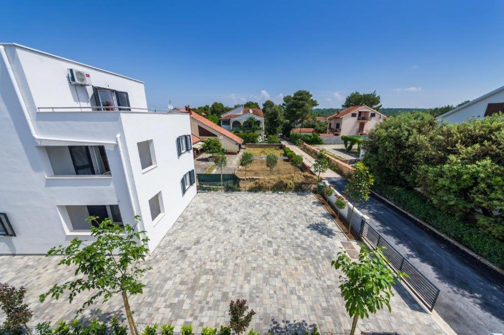 Apartmani Paradise Petrcane Ngoại thất bức ảnh